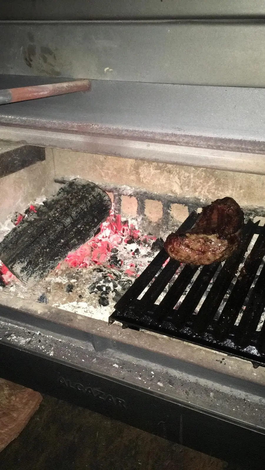 Parrilla Enlozada Esmaltada 21 X 40 Cm Con Pendiente - Imagen 3